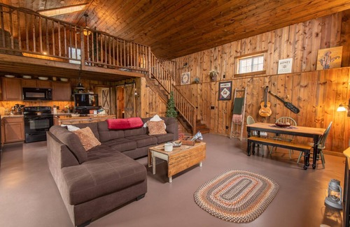 Westby Cabina | El Granero Miel Miel Casa LLC