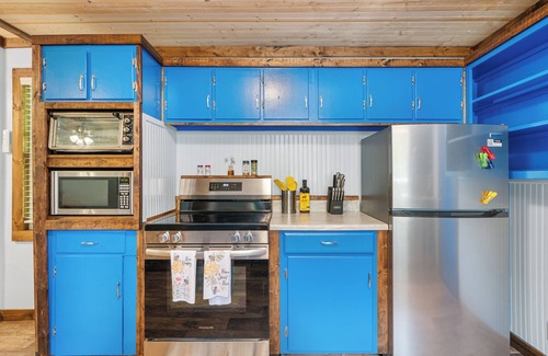 Bakersville Casa | The Honeycomb Hideout-Charming 2-bedroom house in marvelous Bakersville