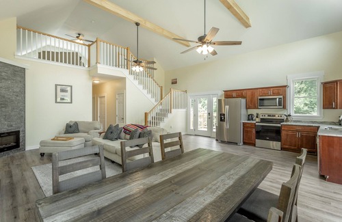 Wildwood Casa | The Honeysuckle - PMI Scenic City Rental