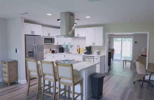 South Daytona Casa | The Honu Hideaway - 3-Bedroom modern home, sleeps 8, in sunny South Daytona