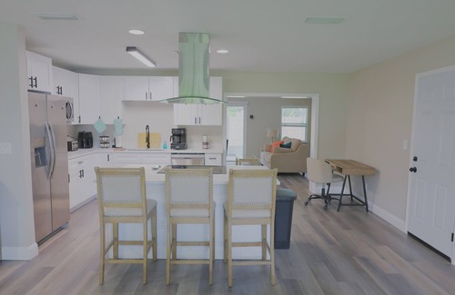 South Daytona Casa | The Honu Hideaway - 3-Bedroom modern home, sleeps 8, in sunny South Daytona
