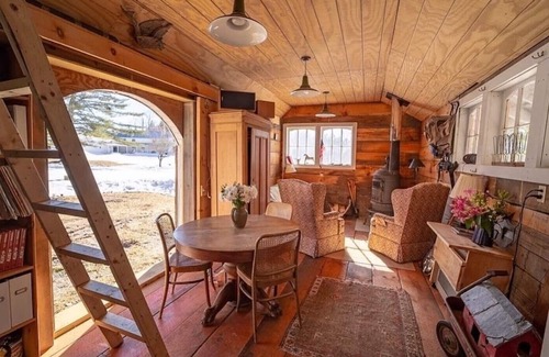 South Londonderry Cabina | The Horse Run-in Cabin