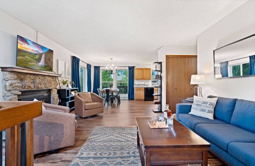 Fort Collins Casa | The Horsetooth Stoop | Biking, Boating & Sunsets