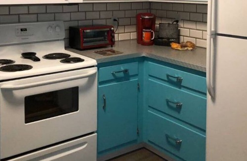 Williamston Apartamento | The Hot Rod Suite at Snooze and Cruise Apartments