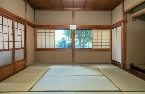 Sennan District Casa | The hotel can accommodate up to 12 people, 132 ㎡ of space, 35 minutes from Kansai Airport, 1 minute walk from Takako Station on the Nankai Main Line, and ideal for exploring Osaka and Wakayama.