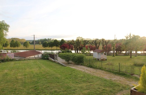 Ravieres Casa | La casa y su jardín en el canal de Borgoña.