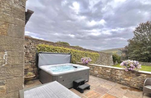 Leyburn Casa | The House at The Forbidden Corner