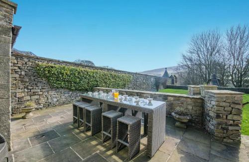 Leyburn Casa | The House at The Forbidden Corner
