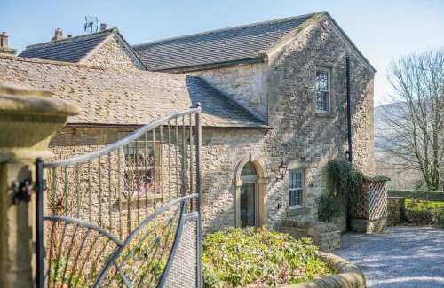 Leyburn Casa | The House at The Forbidden Corner
