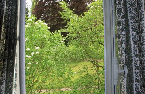 Saint-Leger-Vauban Casa | la casa desde el jardín