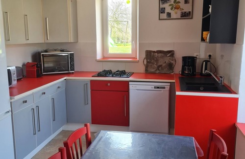 Mandeville-en-Bessin Casa | The house next door sleeps 10