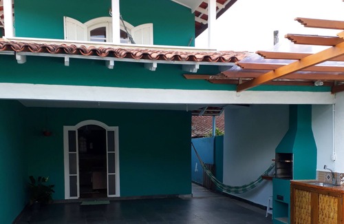 Barra Velha Casa | La casa está bien ubicada cerca de supermercados, restaurantes, hospitales.