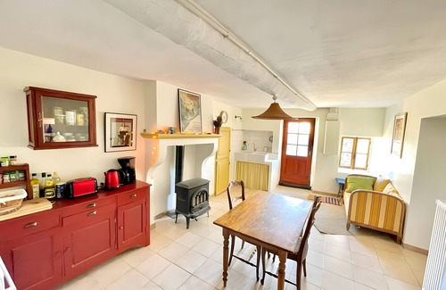 Salles-sous-Bois Casa | The House Near the Fountain - Indoor Spa