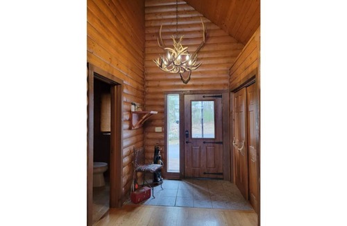 Hayward Cabina | Escape to The House on Round! Now with no cleaning fees!