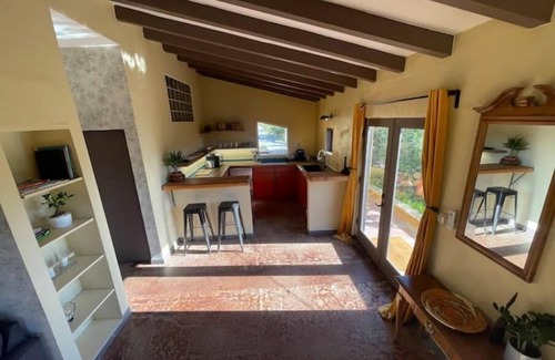 Morongo Valley Casa | The House on the Cliff - Pet Friendly Incredible Views of Joshua Tree