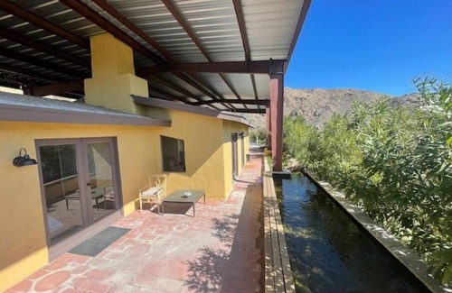 Morongo Valley Casa | The House on the Cliff - Pet Friendly Incredible Views of Joshua Tree