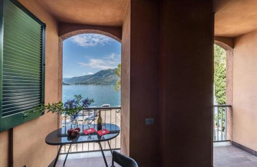 Fiumelatte Apartamento | The house with red sunsets