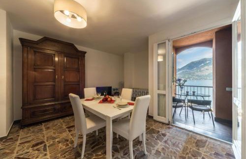 Fiumelatte Apartamento | The house with red sunsets