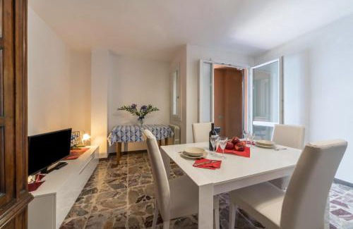 Fiumelatte Apartamento | The house with red sunsets