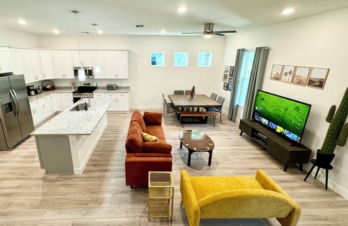 Sanford Casa | The Hub on Cypress Ave - walk to downtown Sanford