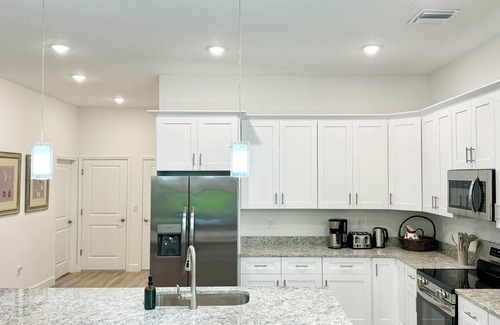 Sanford Casa | The Hub on Cypress Ave - walk to downtown Sanford
