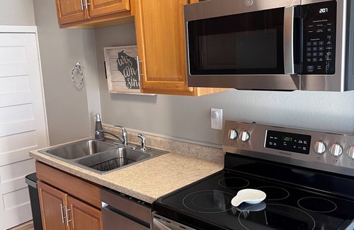 Eau Claire Casa | The Hudson Carriage Townhouse