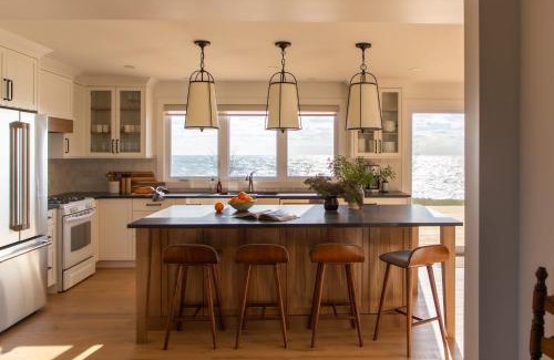 Wellington Casa | The Hull House - Lake Ontario Waterfront w Sauna