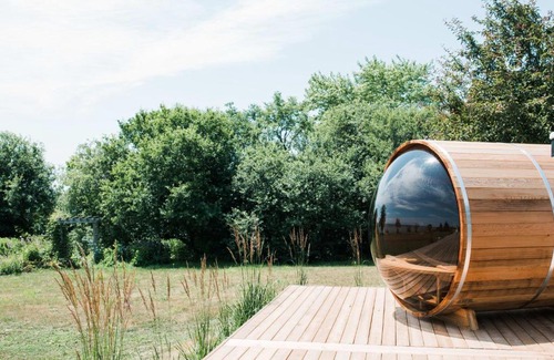 Wellington Casa | The Hull House - Lake Ontario Waterfront w Sauna