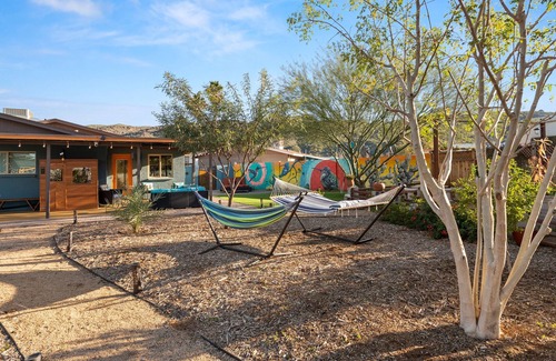 Citrus Plaza Casa | ~The Hummingbird House~ Sauna, Two King Beds, Mountain Views!