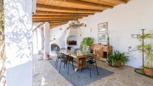 Canillas de Aceituno Casa | The Hunting Lodge Alcaucín by Ruralidays
