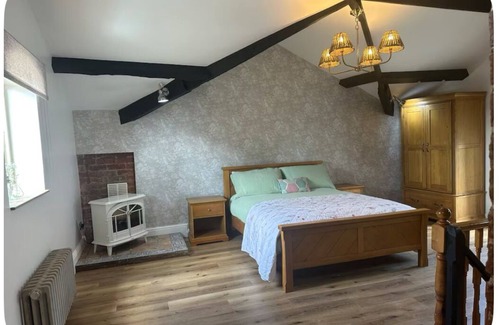 Cosford Otro | The Hurst Coach House and Stable