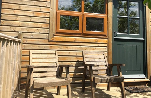 Shackerstone Cabaña | THE HUT, pet friendly, character holiday cottage in Market Bosworth