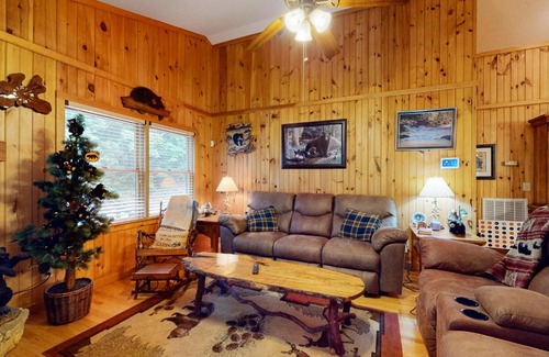 Hiawassee Casa | The Hydeaway