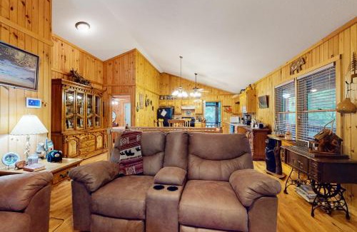 Hiawassee Casa | The Hydeaway