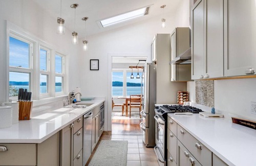 Indianola Apartamento | The Hygge Hideaway with Breathtaking Views