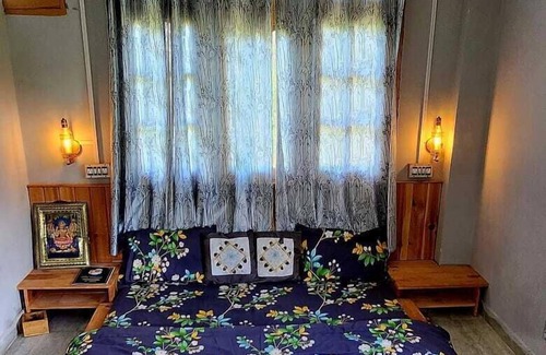 Kasol Hotel | The Ice Blue