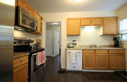 Indianapolis Casa | The Indianola House in South Broad Ripple