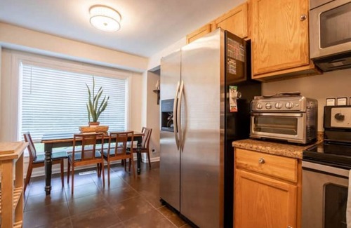 Indianapolis Casa | The Indianola House in South Broad Ripple