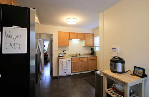 Indianapolis Casa | The Indianola House in South Broad Ripple