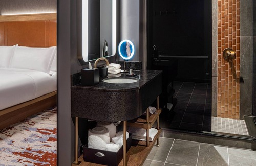 Downtown Pittsburgh Hotel | The Industrialist Hotel, Pittsburgh, Autograph Collection