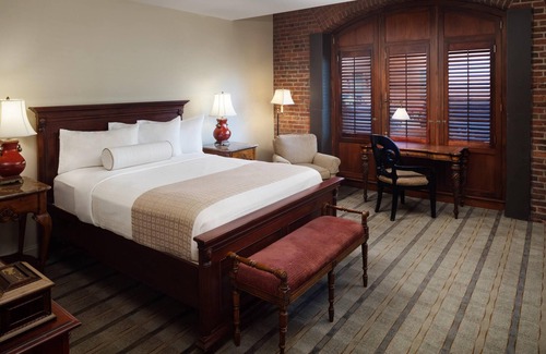 Fells Point Hotel | The Inn at Henderson's Wharf, Ascend Hotel Collection