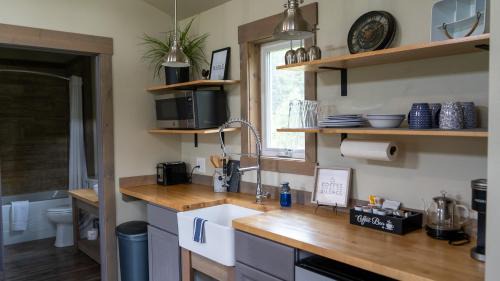 Susitna North Cama Y Desayuno | The Inn at Liberty Farms