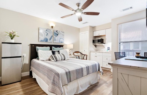 Gulf Lagoon Beach Hotel | The Inn at St. Thomas Square 1304C