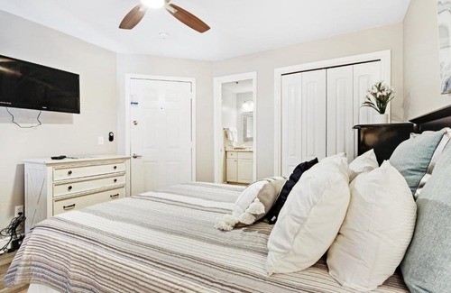 Gulf Lagoon Beach Hotel | The Inn at St. Thomas Square 1304C