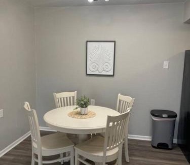 Hamilton Apartamento | The Irene - 2 Bedroom Apt in Quilt Town, USA