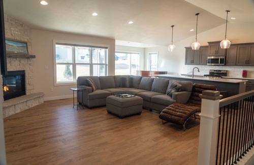 Suamico Casa | The Irish Hill Estate - Green Bay, WI