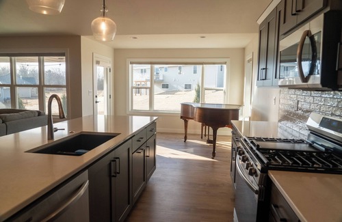 Suamico Casa | The Irish Hill Estate - Green Bay, WI