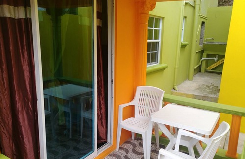 The Lime Apartamento | Contemporary island apartment - 5 min walk to the beach!