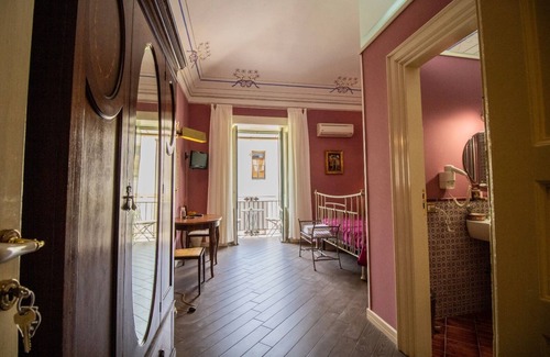 Santo Stefano di Camastra Cama Y Desayuno | THE PALACE B&B and Apartments - FLOWER LUXURY ROOM