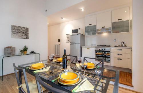 Le Cure Apartamento | The Italian Courtyard with free parking nearby